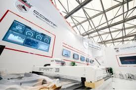 áo sơ mi trắng in họa tiết