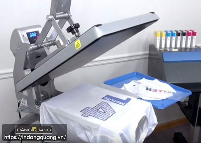 in áo khoác đồng phục