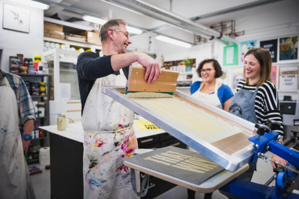 in ống đồng vải cán màng là gì